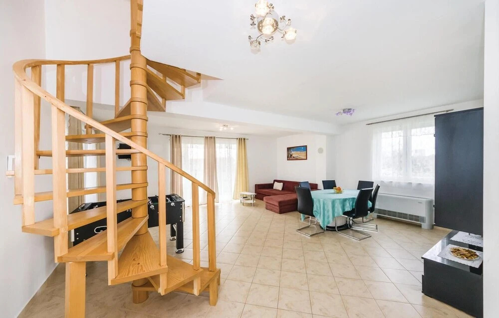 Awesome Home in Novalja With Wifi and 3 Bedrooms