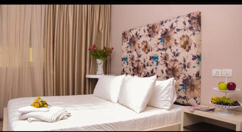 Noon Central Hotel