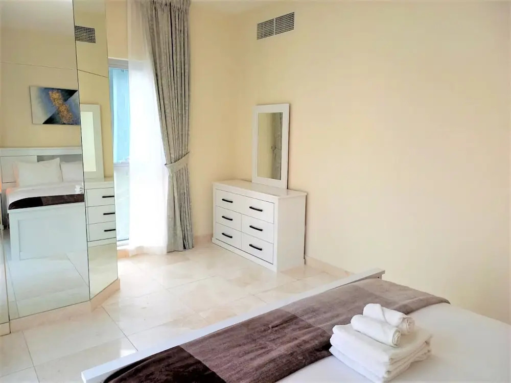 Supreme 2bedroom With Balcony in Business Bay