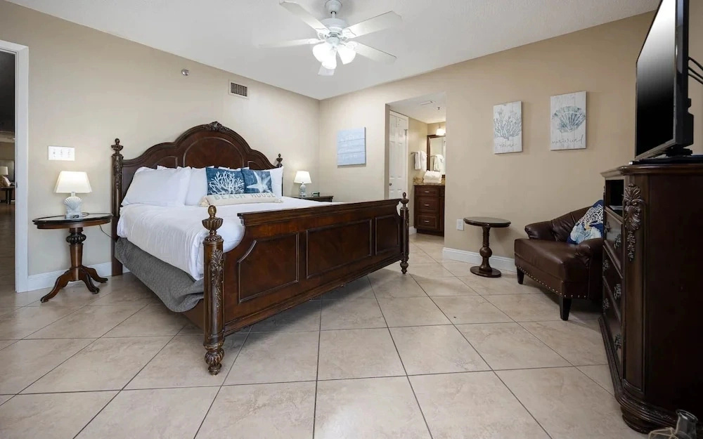 Phoenix V 401 3 Bedroom Condo