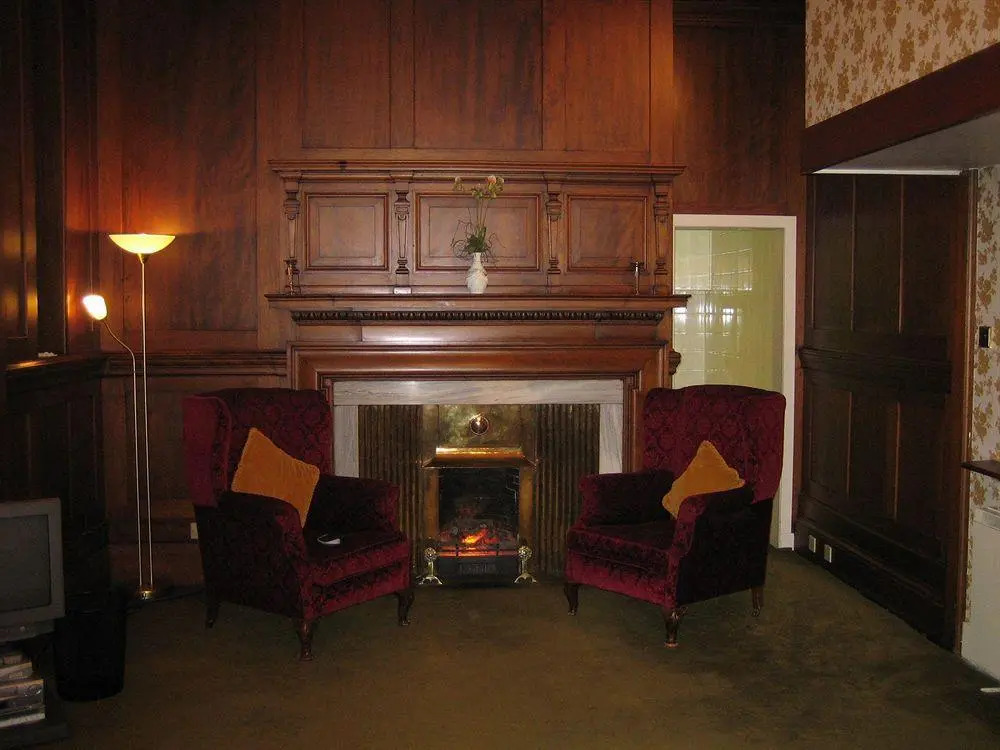 The Whitehouse Apartments