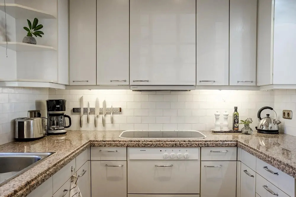 LCM - Modern 3 bedroom apt with stunning views