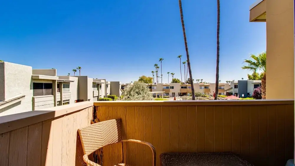 Contemporary Condo in Hub of Old Town Scottsdale!