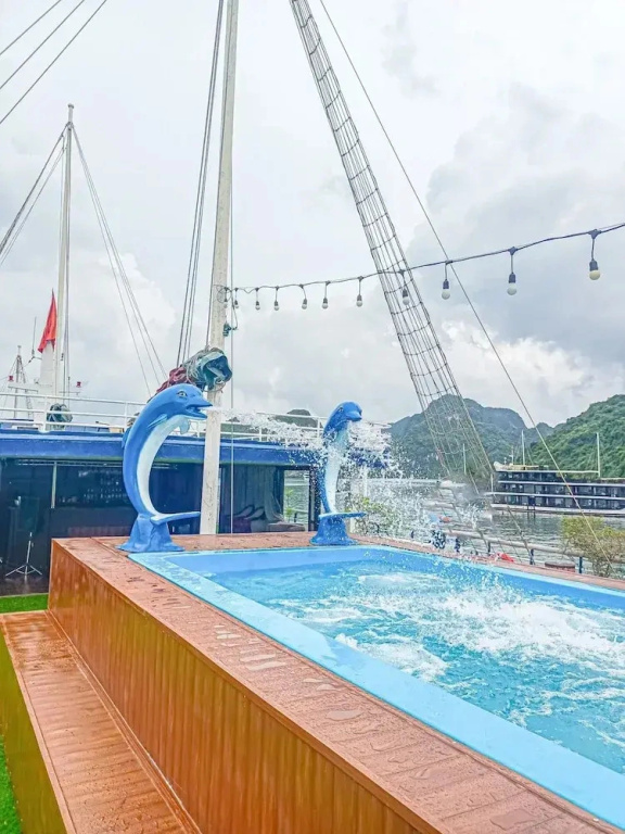 Le Journey Calypso & Boutique Pool Cruises