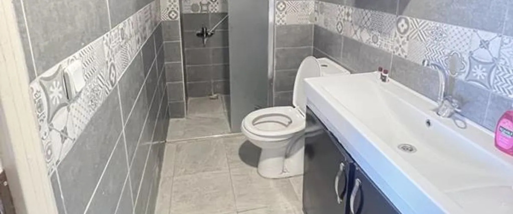 kızıl suit house