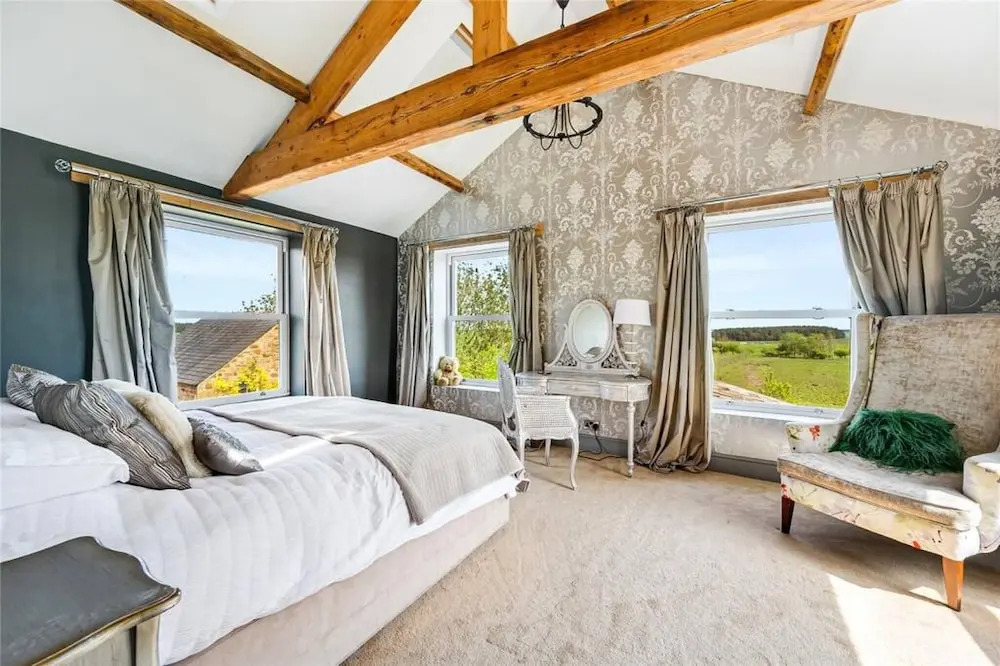 Meagill Farmhouse-hot tub Country