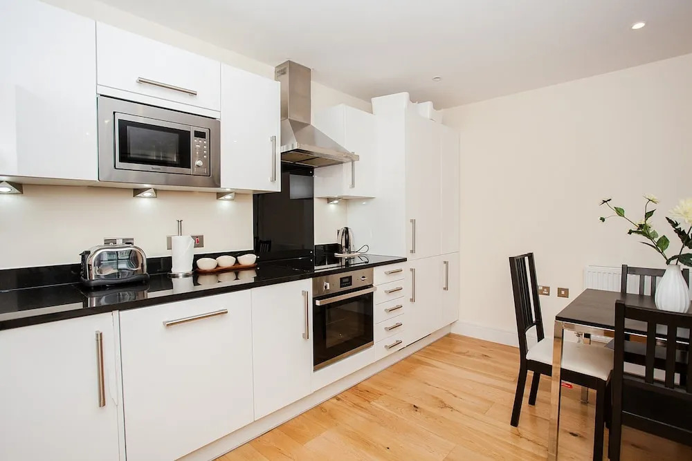 Modern 2 Bed Apartment Close to Canary Wharf