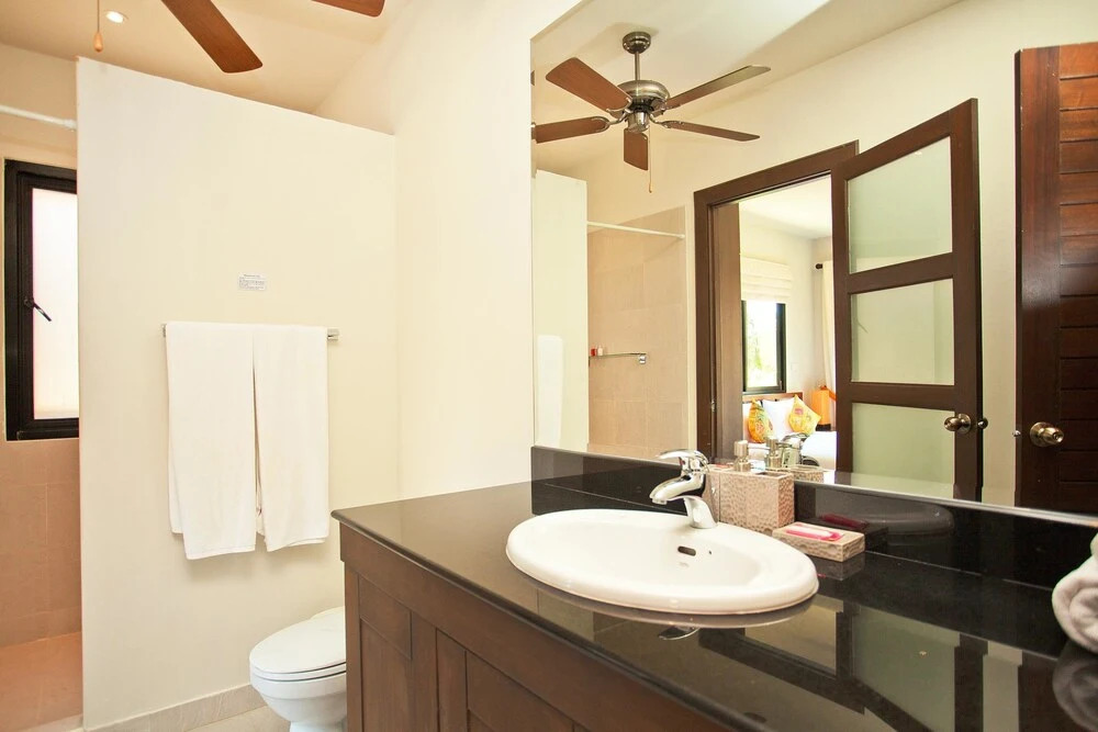 Villa Ploi Jantra 5 Bed Huge Holiday Home with Staff