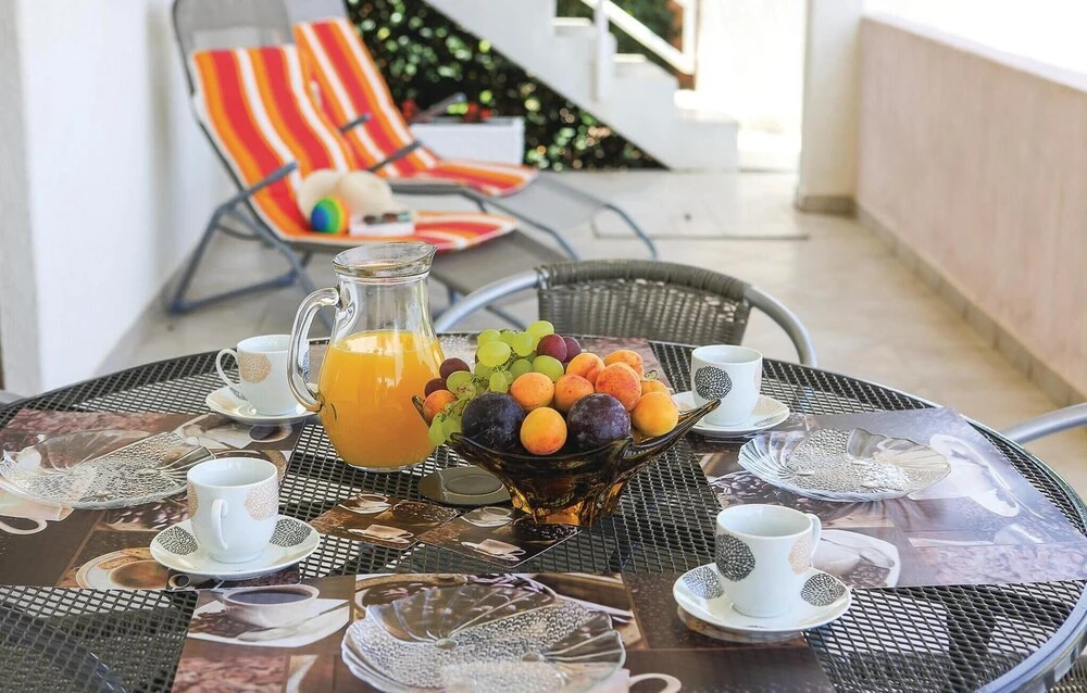 Nice Home in Slatine With Wifi and 5 Bedrooms