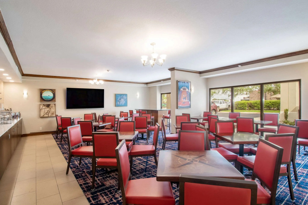 Econo Lodge Inn & Suites Foley-North Gulf Shores
