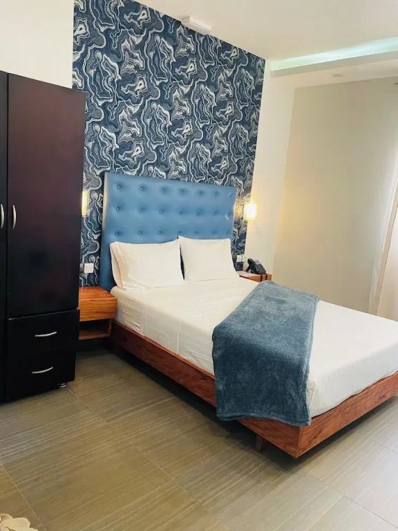 CINCINNATI HOTEL YAOUNDE