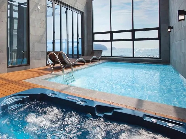 Dimarae poolvilla