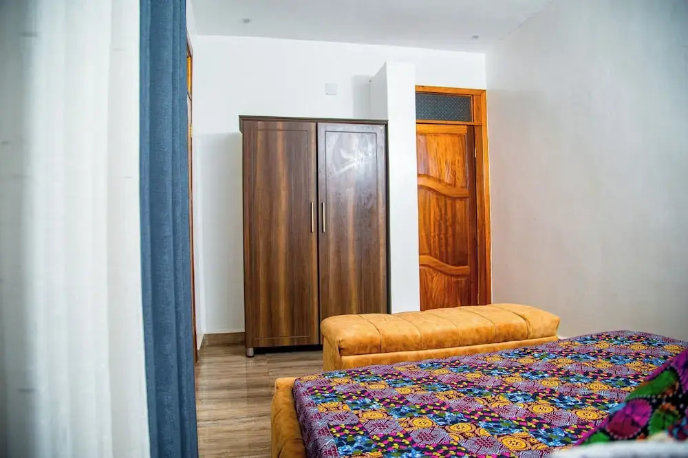 Apartment - Sleeps 4 - Parking - Balcony