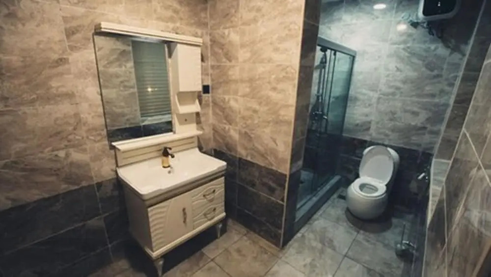 Candellux Imperial Hotel and Suites