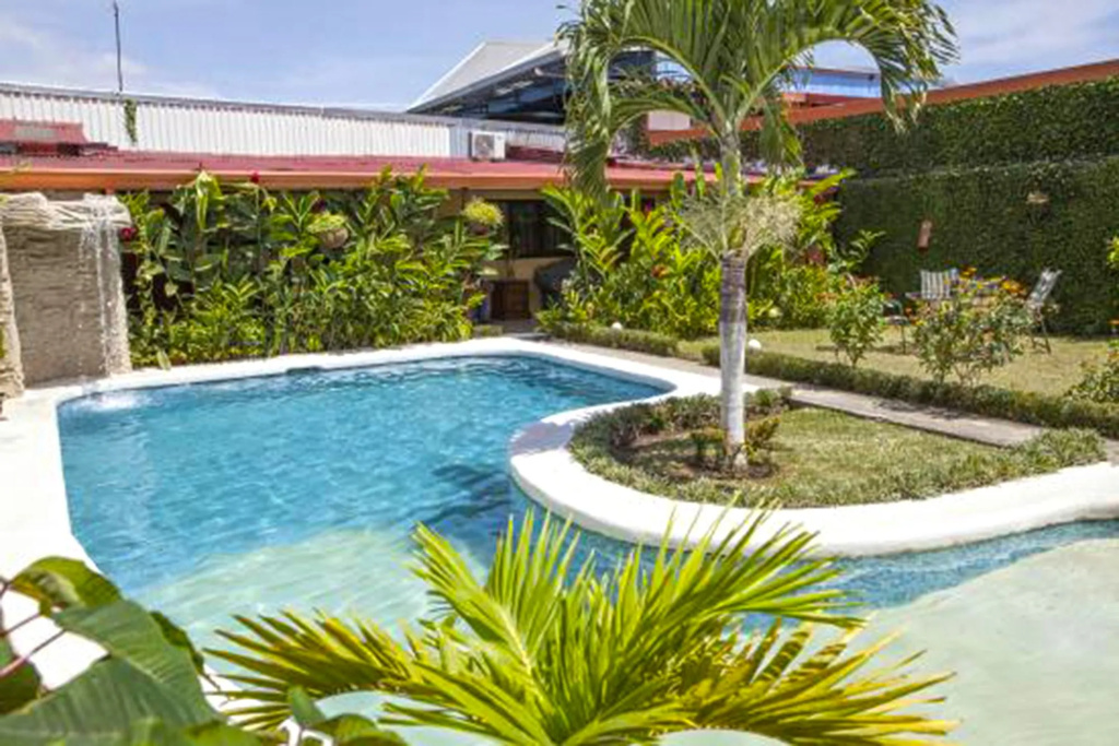 Berlor Airport Inn