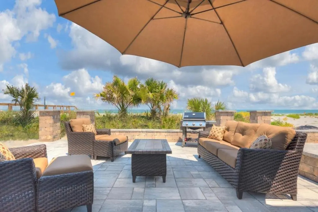 Sea La Vie Beach Oceanfront Patio Pet Friendly