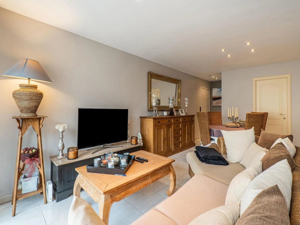 Beachfront apartment in Blankenberge with balcony