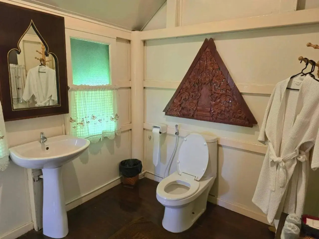 Ayutthaya Garden River Home