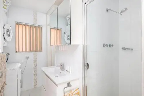 High Point, Unit 4/4 Magnus Street