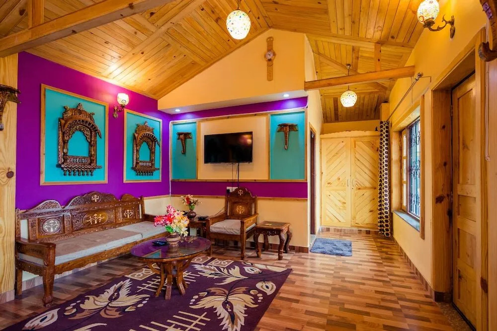 OYO 13294 Home Heritage 1BHK Clock Tower Mussoorie
