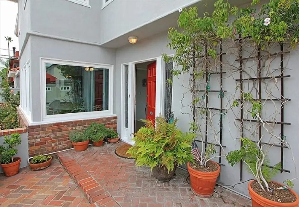 1101 W Bay Ave Sml 4 Bedroom Home