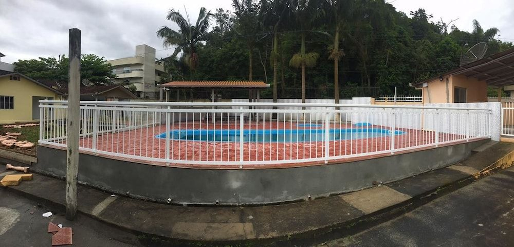 Casa 1 - Casa com piscina 10 pessoas