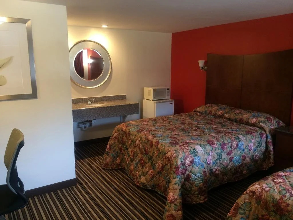 Travel Inn and Suites