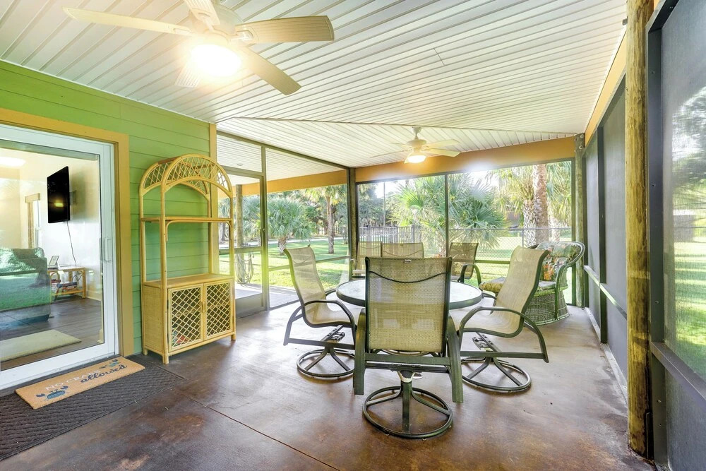 Pet-friendly Fort Pierce Home w/ Screened Porch!