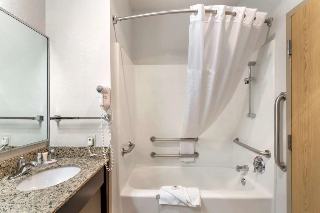 Comfort Inn & Suites Lees Summit - Kansas City