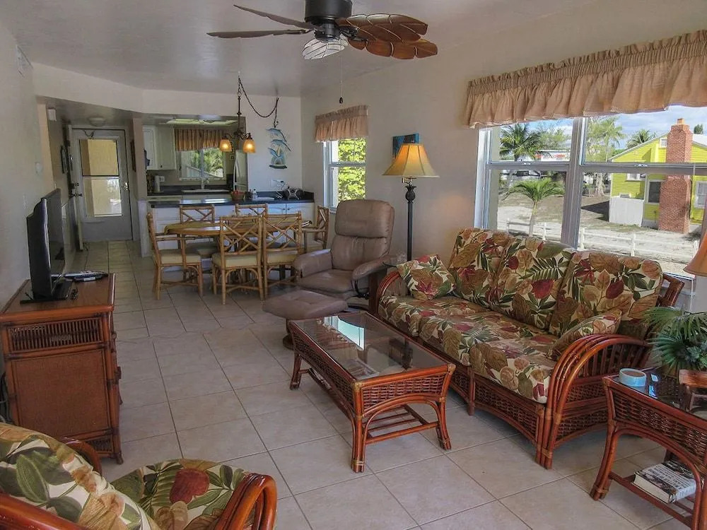 Estero Sands 103 2 Bedrooms 2 Bathrooms Condo