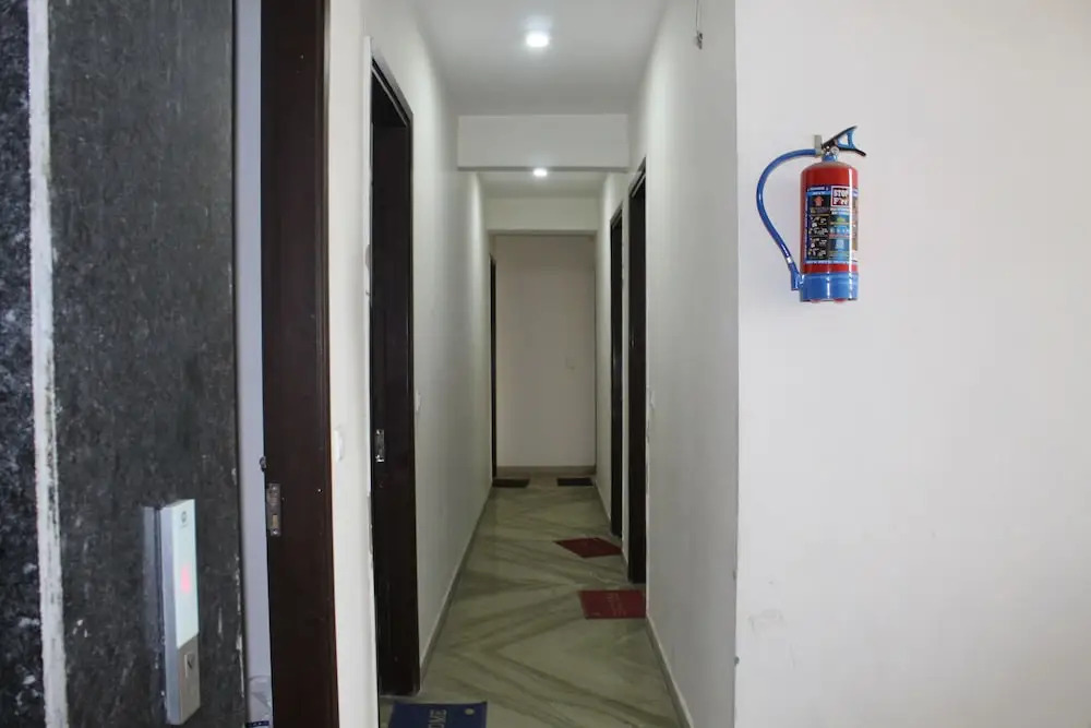 Hotel South Delhi Inn Just 10 Minute Away Form Nizamuddin Railway Station
