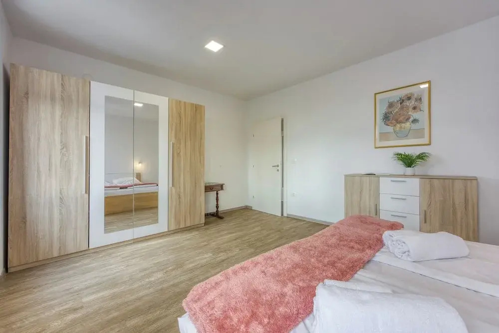 Villa Roma Portorose Apartments