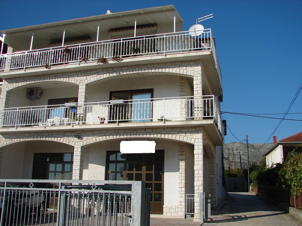Apartment Tone - spacious and comfortable: A1 zuti Trogir, Riviera Trogir