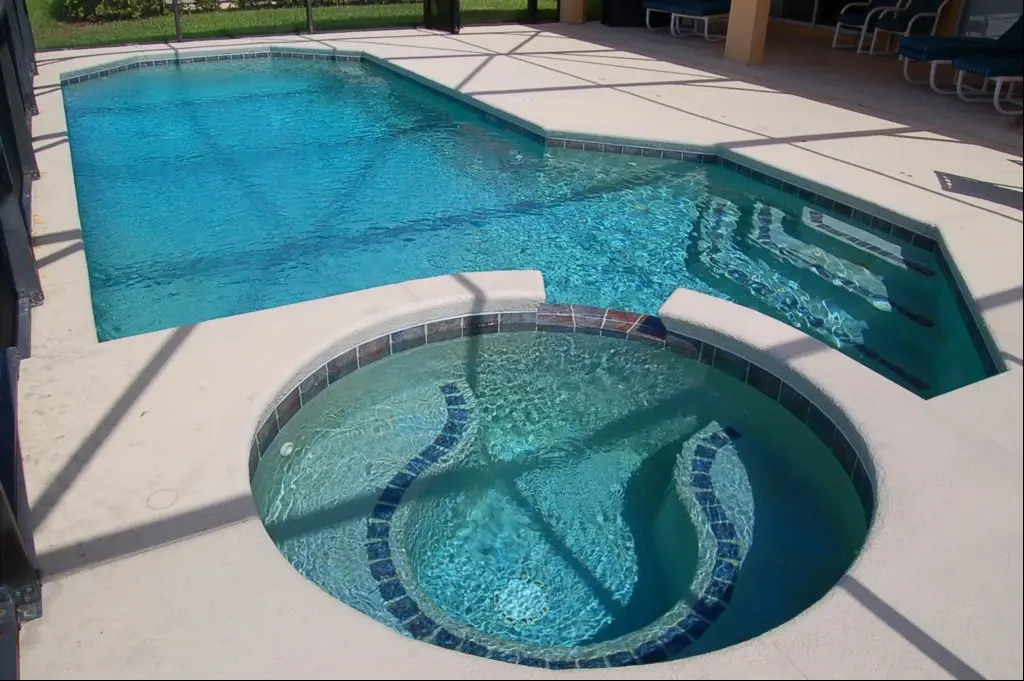 235, King Bed Retreat, Davenport, US