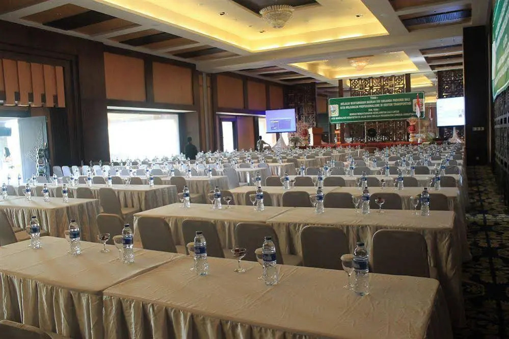 Harrads Hotel and Convention
