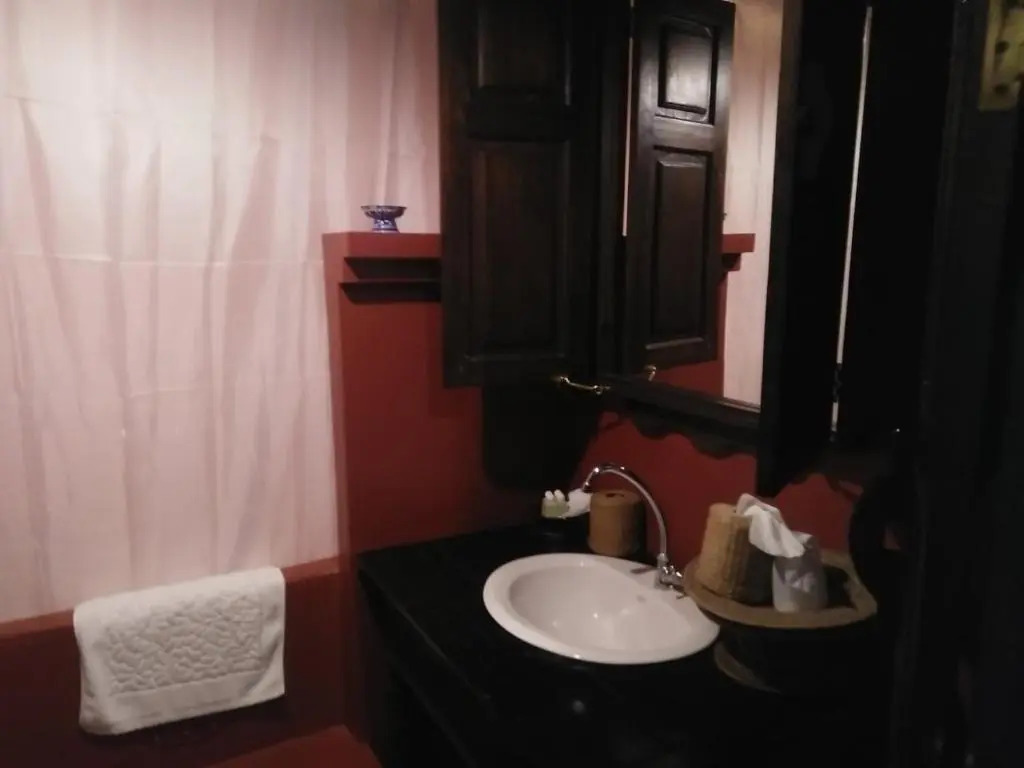 Tri Yaan Na Ros Colonial House