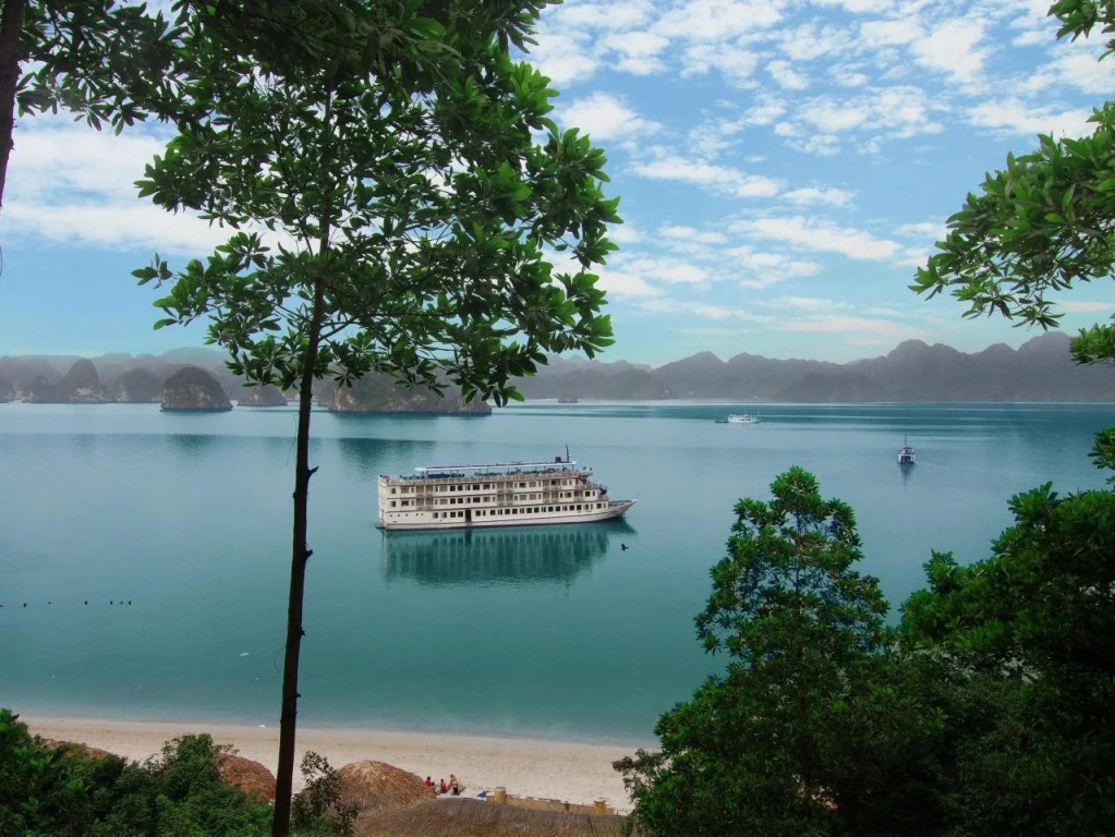 Huong Hai Sealife Cruise