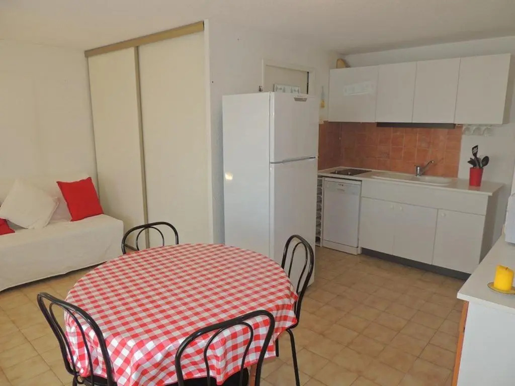 Appartement Balaruc-les-Bains, 1 pièce, 2 personnes - FR-1-571-38