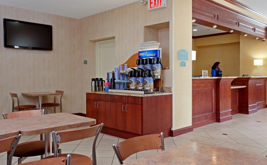 Holiday Inn Express Laguardia Airport
