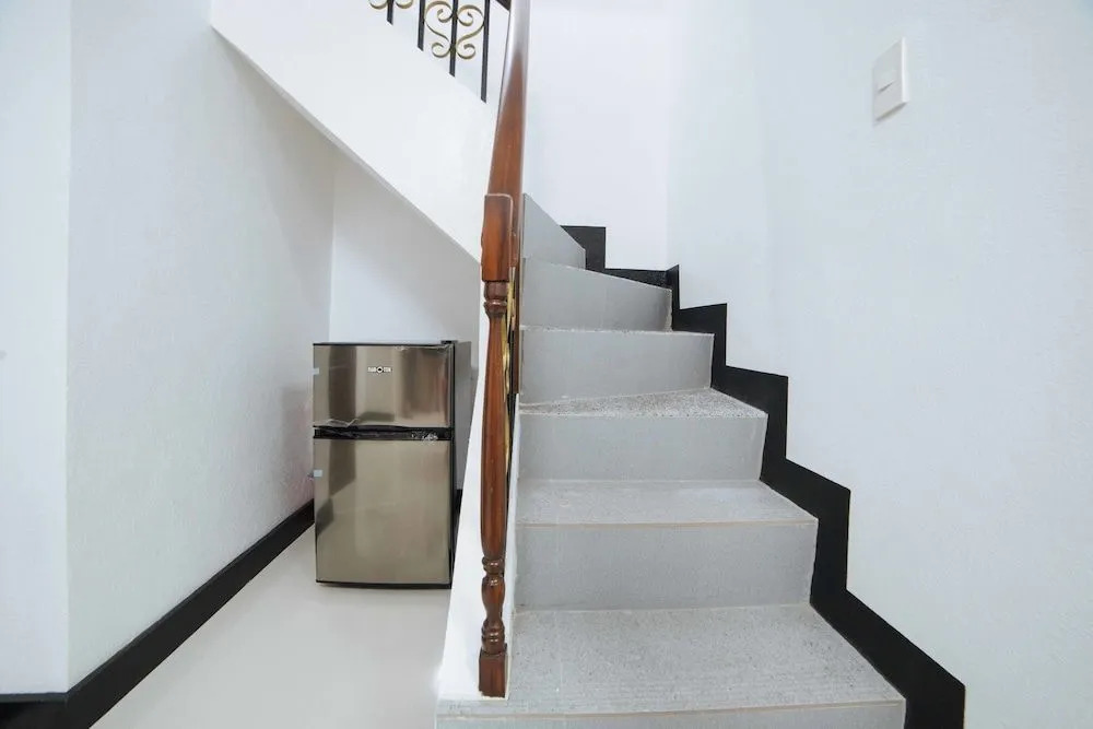 RedDoorz @ Colorado Street Angeles City