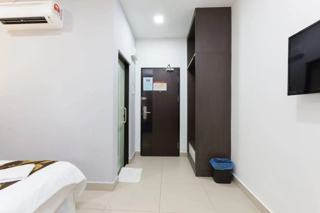 ZEN Rooms Near SALAM Hospital