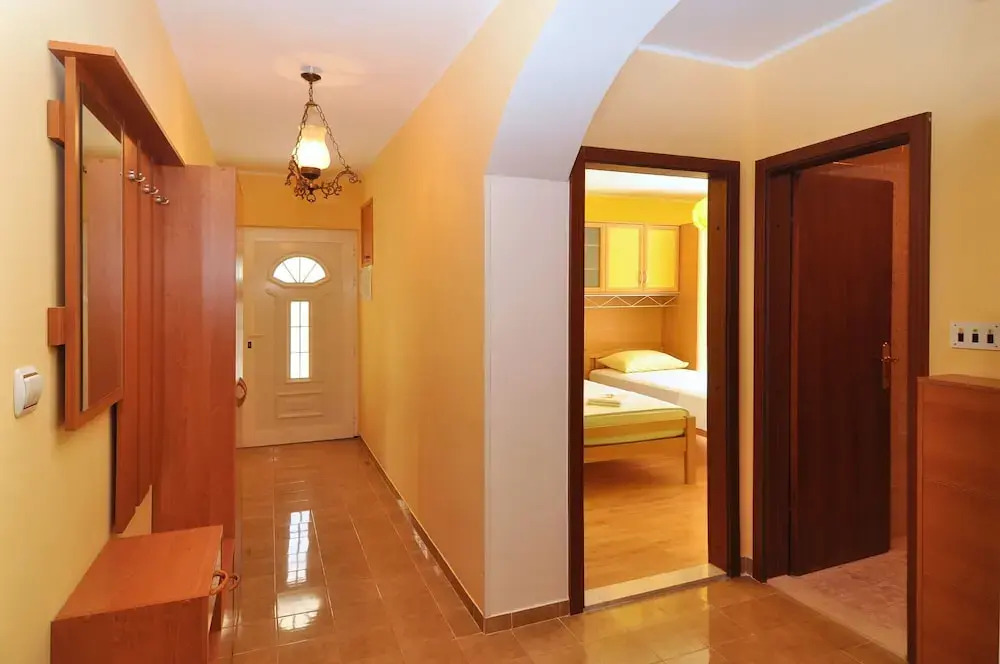 Spacious 100m2 apt W.big Terrace & Great sea View