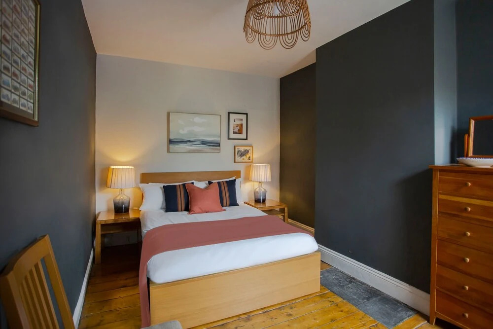 Sleek & Stylish Bristol Getaway With Garden