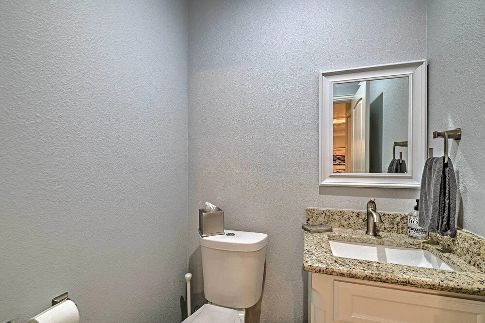 Luxury Granbury Home w/ Game Room: Steps to Lake!