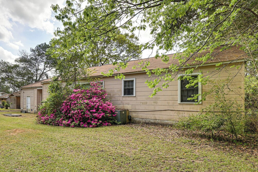Spacious Retreat, 2 Miles to Tuskegee University