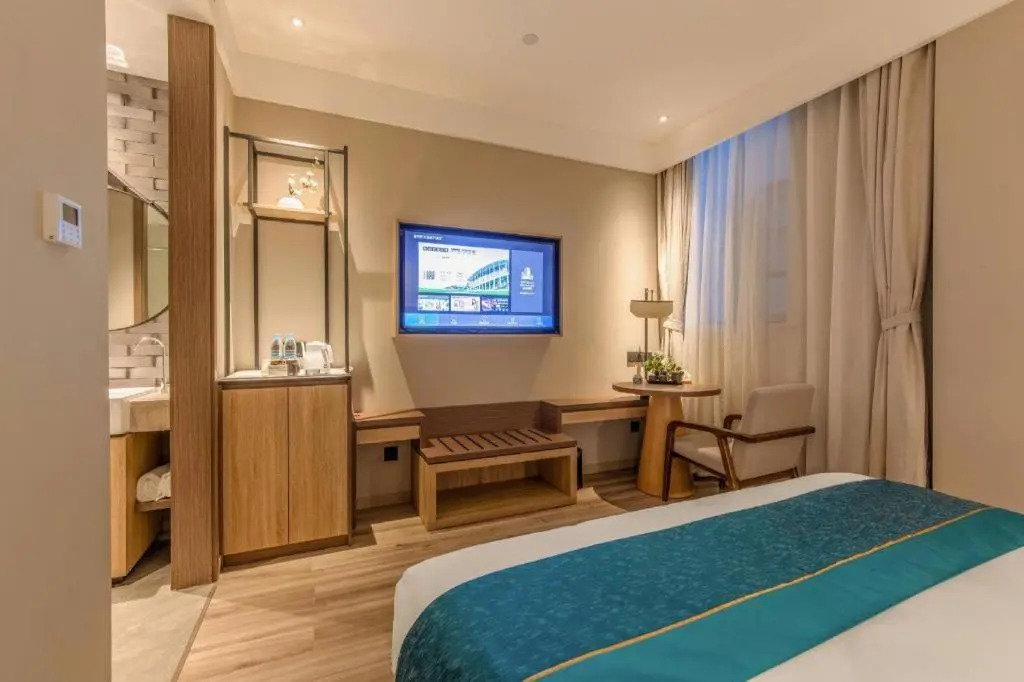 Fairyland Premium Hotel (Kunming Tuodong Sports Center Tangzixiang Metro Station)