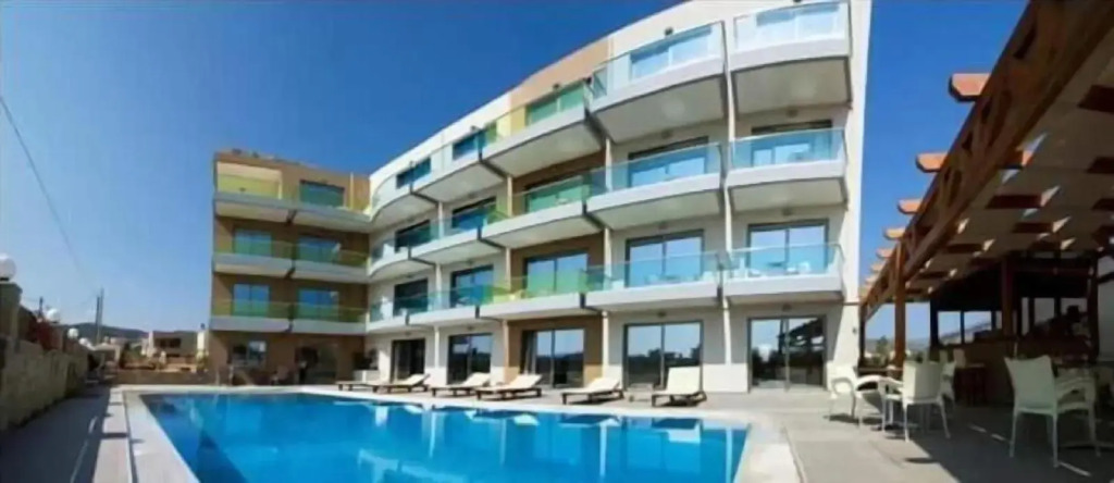 Crystal Bay Hotel
