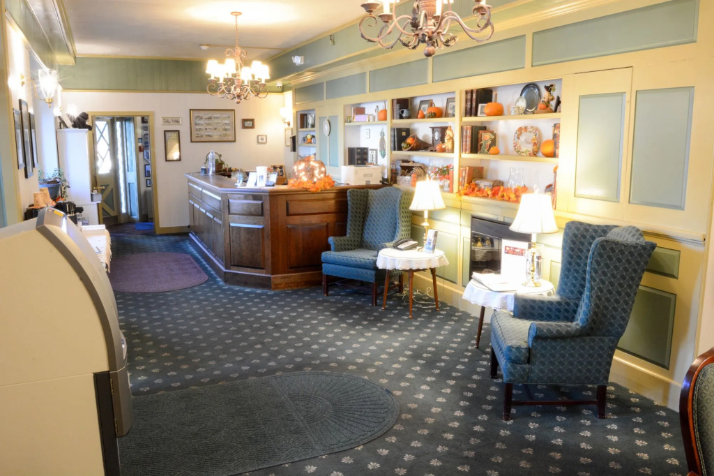 Lamie's Inn and The Old Salt Restaurant