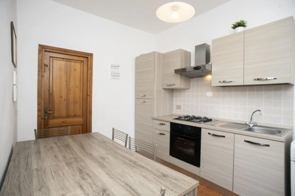Four-room Scaglieri apartment 25 meters from the beach with private parking space-QUADRI SCAGLIERI