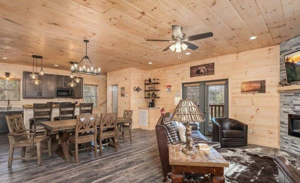 Majestic Vista 3 Bedroom Cabin